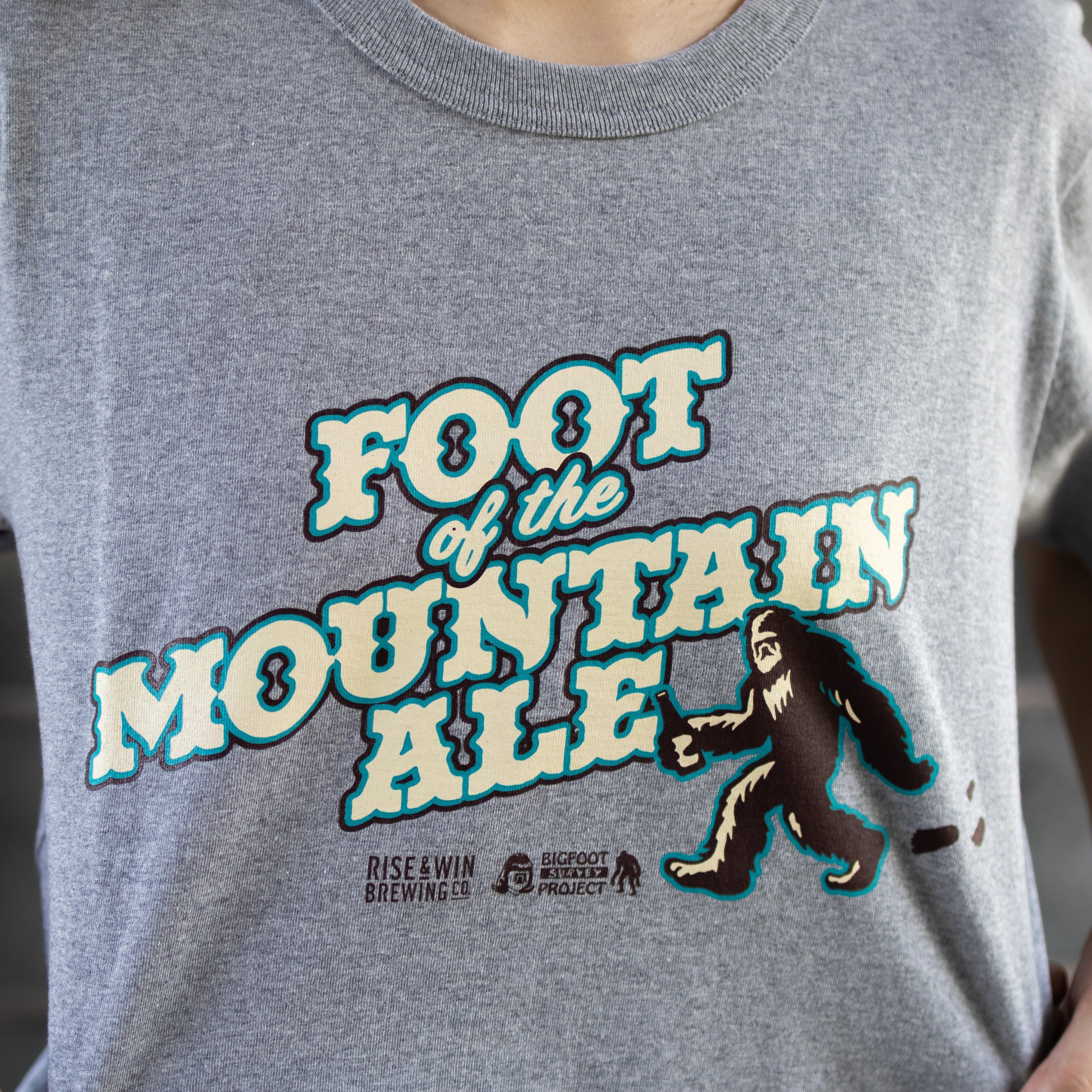 コラボ】【数量限定】「FOOT OF THE MOUNTAIN ALE Tee」/ Tシャツ